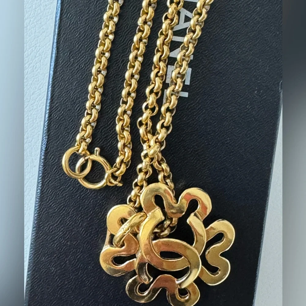 Chanel RARE 24K Gold Plated Necklace with Box in Excellent Condition